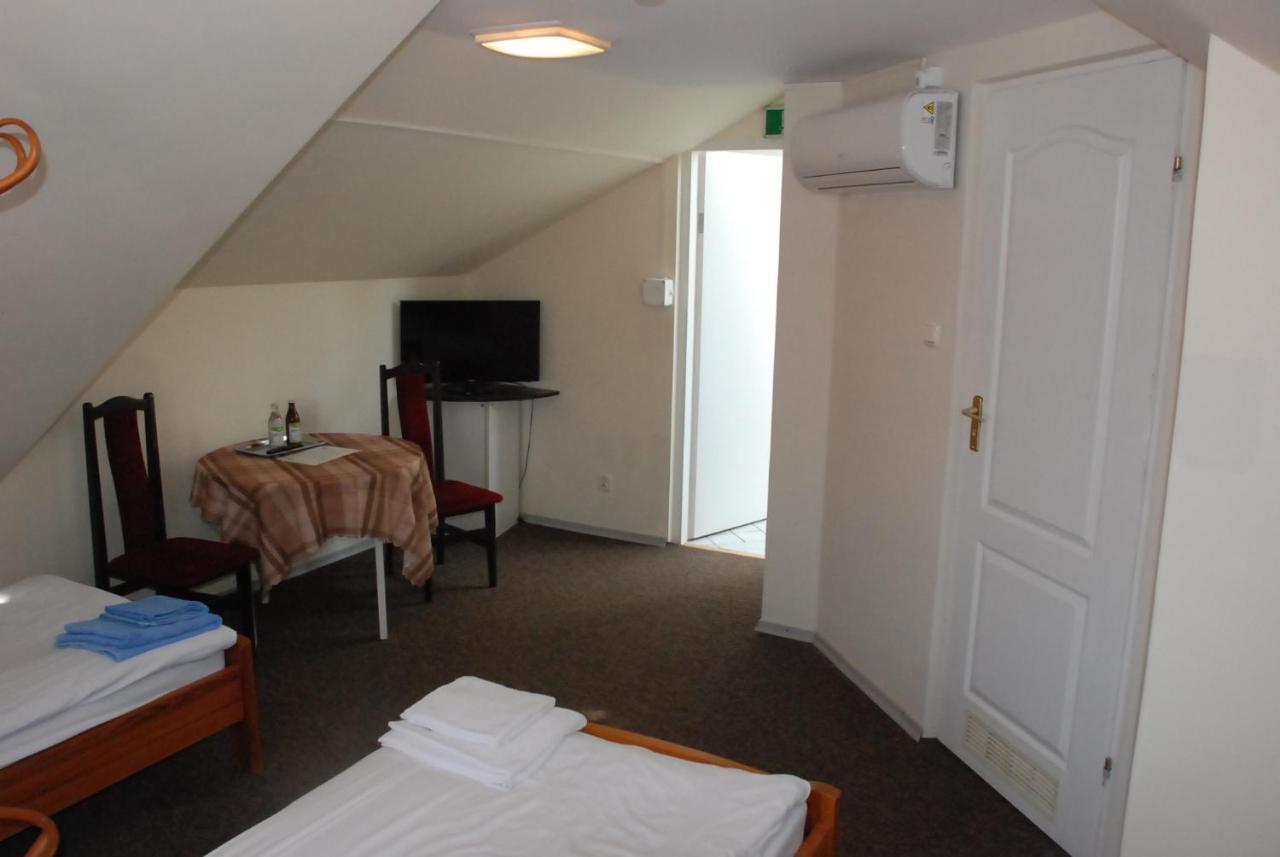 Hotelik Manhatan Radzyn Podlaski Kültér fotó